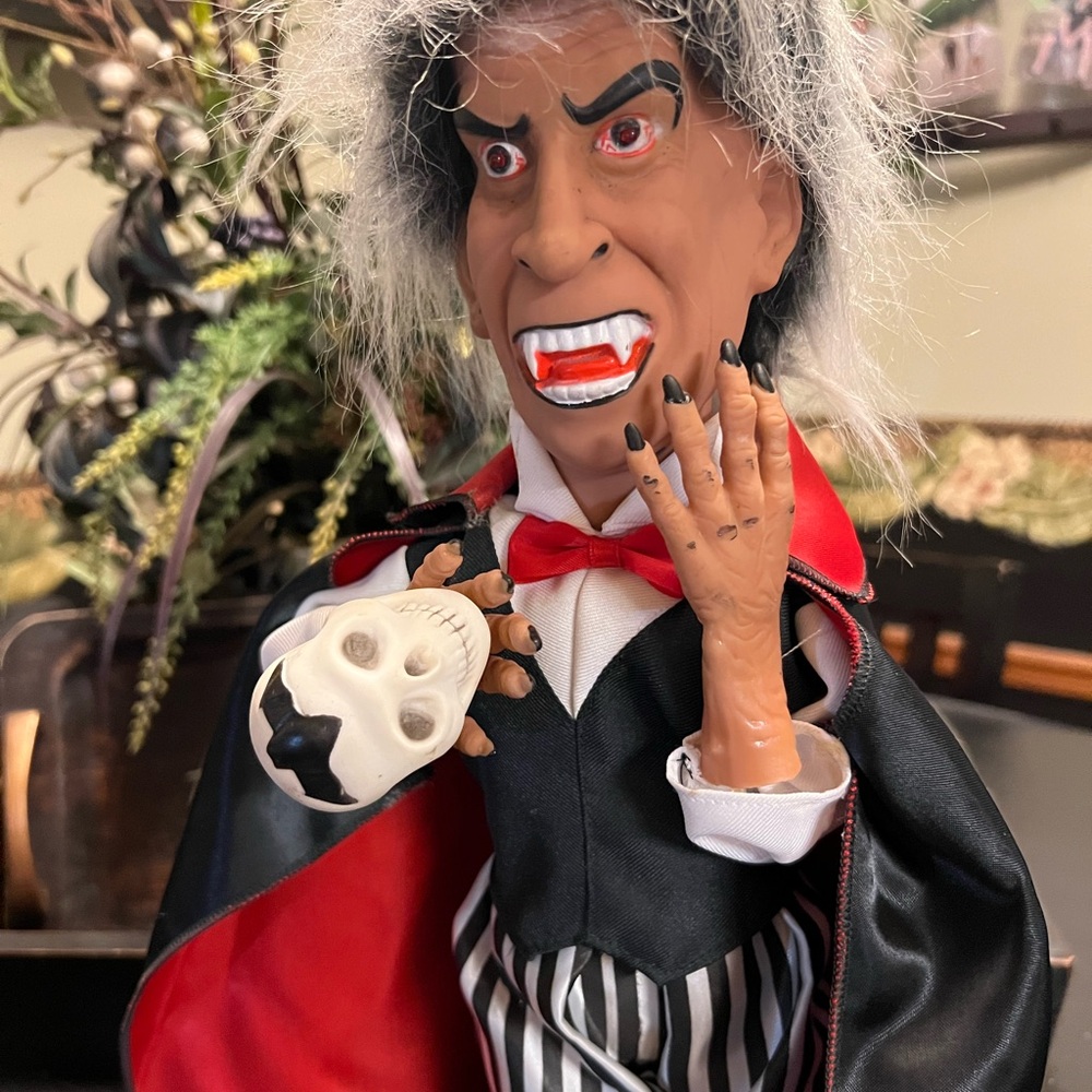 Vintage Dracula spooky sound Halloween Vampire Doll with Skull Accessory